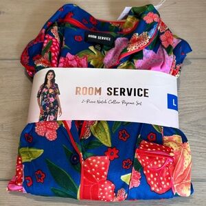 Room Service Women's Blue Floral Notch Collar Pajama Set - Large
